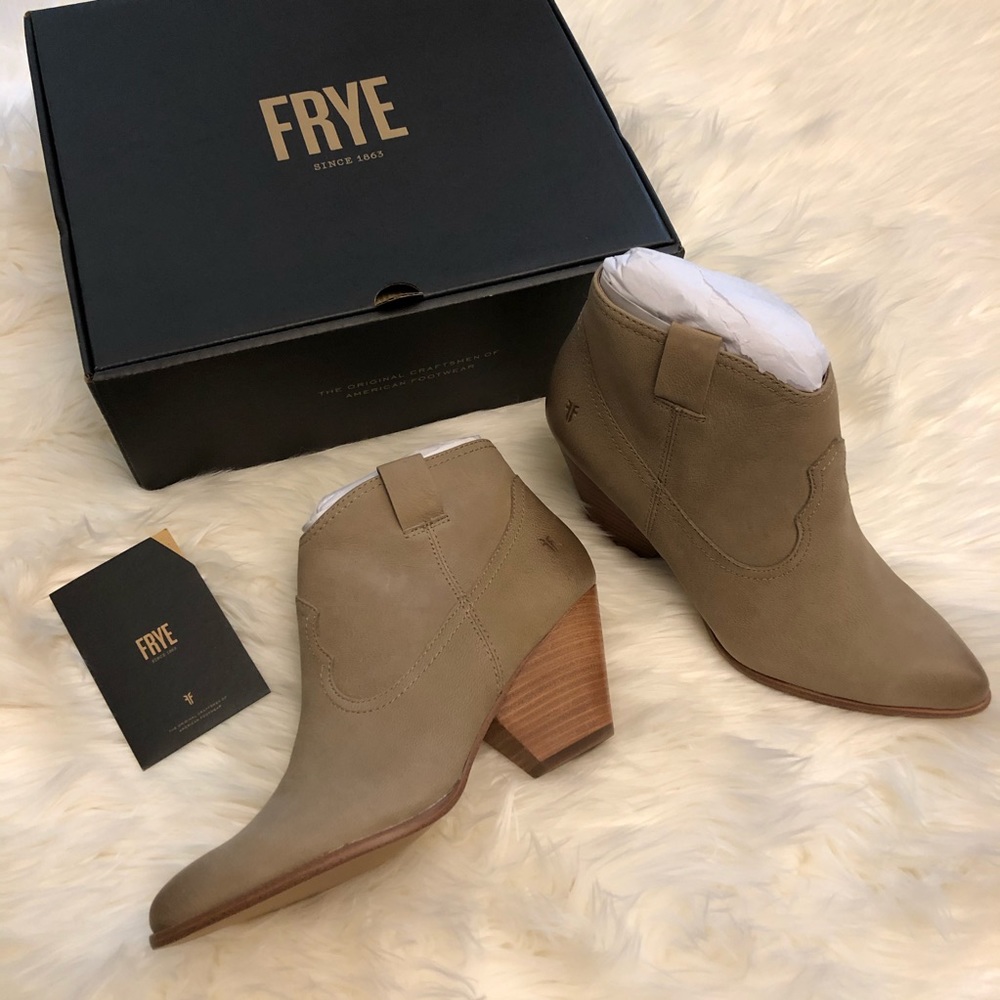NWT Frye Reina Bootie In Ash Size 9